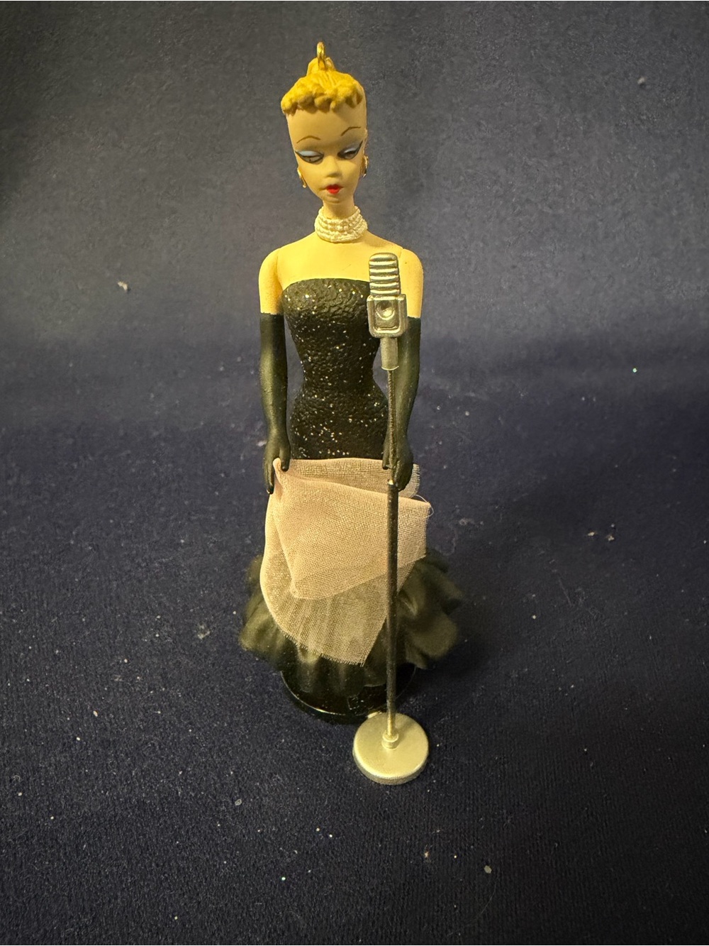 Hallmark Keepsake Barbie Ornament - Solo in the Spotlight - 1995